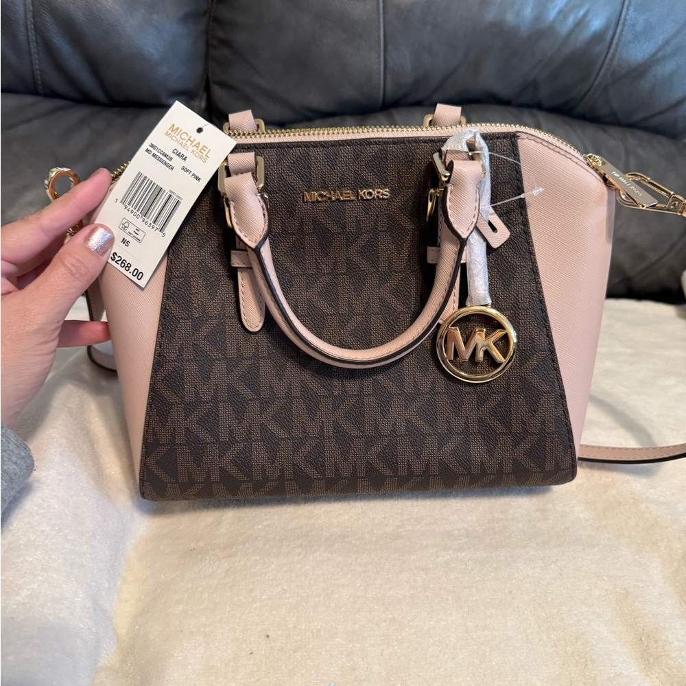 Michael Kors satchel/Crossbody